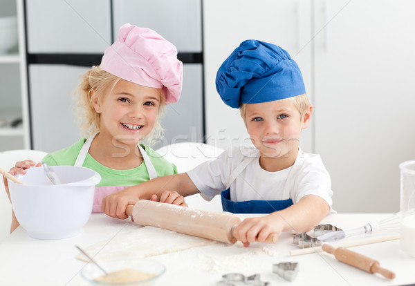 Stockfoto: Gelukkig · broer · zus · permanente · keuken · naar