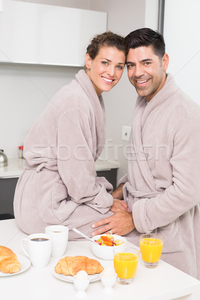 Glimlachend paar ontbijt samen home keuken Stockfoto © wavebreak_media
