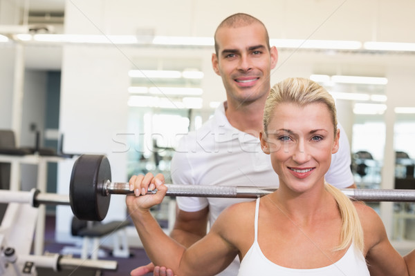 Stockfoto: Helpen · vrouw · barbell · gymnasium