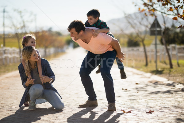 Stockfoto: Familie · genieten · samen · park · gelukkig · gezin