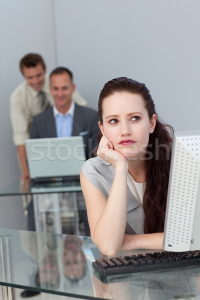 Stock foto: Gelangweilt · Geschäftsfrau · Schreibtisch · schauen · Business · Computer