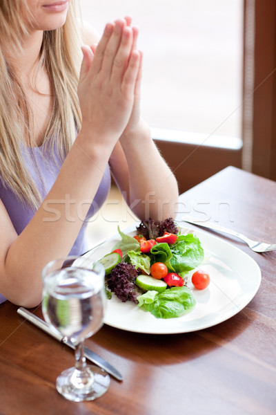 Portrait cute femme manger salade living [[stock_photo]] © wavebreak_media