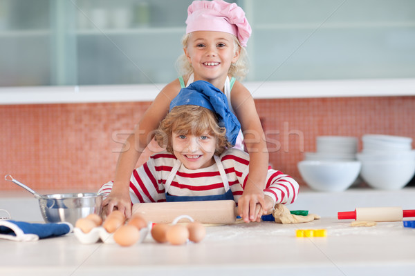 Blond fille peu frère cuisine [[stock_photo]] © wavebreak_media