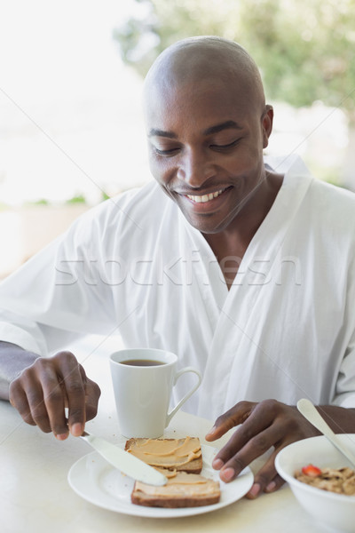 Stockfoto: Knappe · man · badjas · ontbijt · buiten · huis