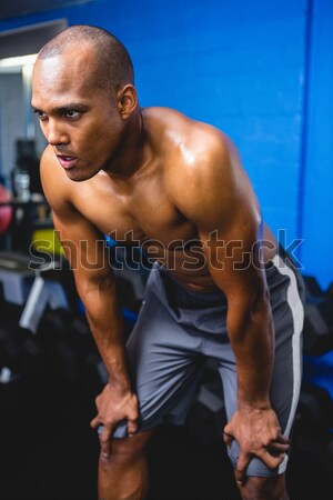 Retrato grave sin camisa jóvenes muscular hombre Foto stock © wavebreak_media