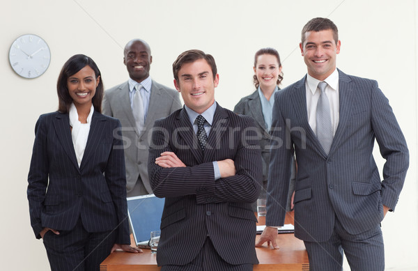 Stock foto: Business-Team · stehen · Sitzung · lächelnd · Kamera · Computer