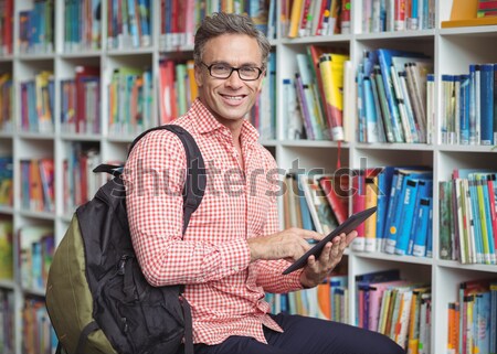 Stock foto: Porträt · lächelnd · männlich · Studenten · Regal