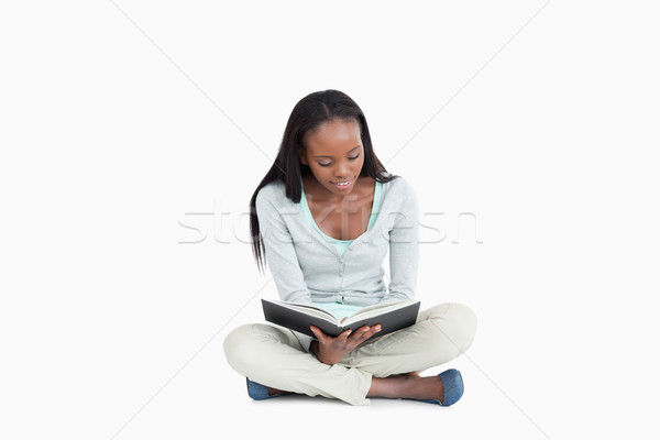 Foto stock: Mulher · jovem · sessão · piso · leitura · branco · livro