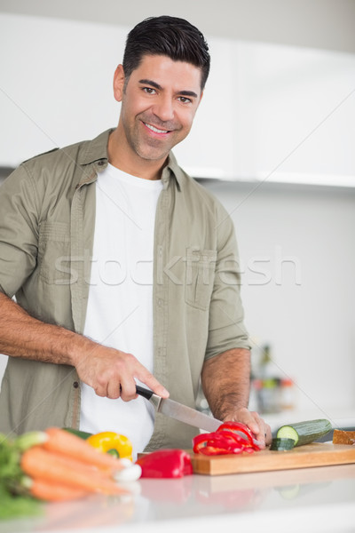 Sorridere uomo verdura cucina ritratto Foto d'archivio © wavebreak_media
