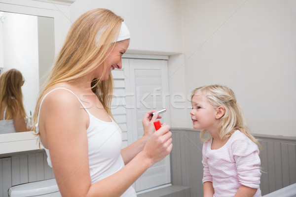 Szczęśliwy matka córka gry uzupełnić domu Zdjęcia stock © wavebreak_media