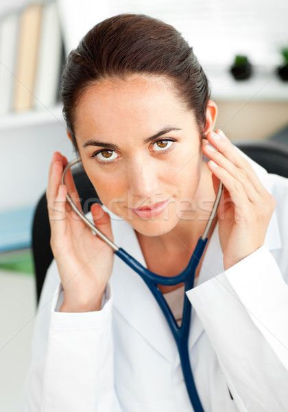 Kobiet lekarza stetoskop biuro posiedzenia biurko Zdjęcia stock © wavebreak_media