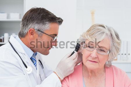 Doctor visiting patient in hospital Stock photo © wavebreak_media