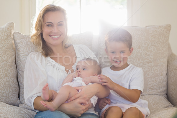 Ritratto madre seduta divano ragazzi home Foto d'archivio © wavebreak_media