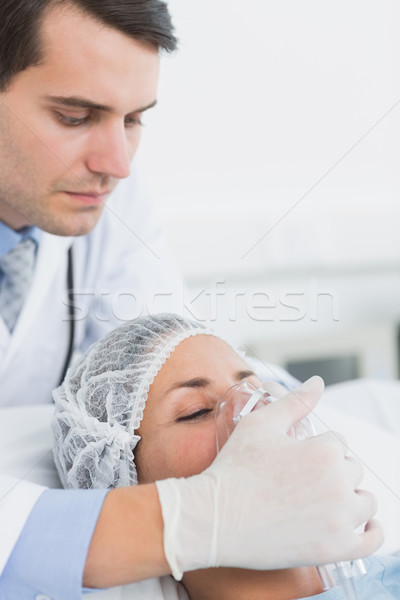 Femenino paciente artificial ventilación jóvenes hospital Foto stock © wavebreak_media