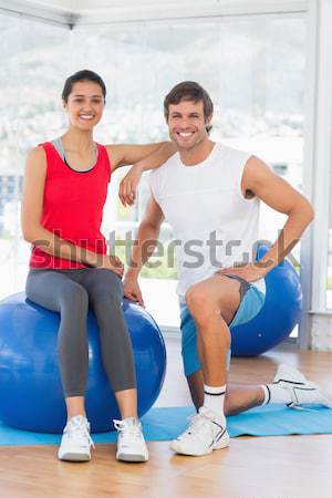 Portrait couple bâtiment homme [[stock_photo]] © wavebreak_media