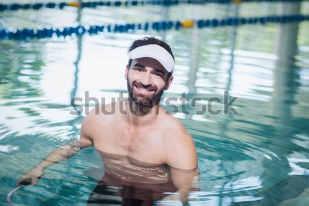 Glimlachend man zwemmen cap stofbril Stockfoto © wavebreak_media