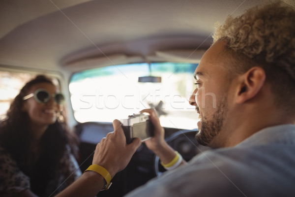 Boldog férfi fényképezés nő utazó autó Stock fotó © wavebreak_media