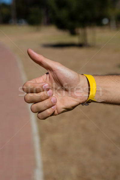 Kéz férfi útszéli napos idő kommunikáció szabadság Stock fotó © wavebreak_media