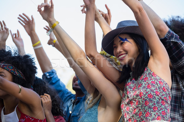 Gruppo femminile amici festival di musica parco Foto d'archivio © wavebreak_media