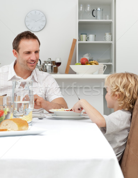 Stolz Vater sprechen Sohn Essen Pasta Stock foto © wavebreak_media