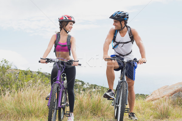 спортивный пару Горный велосипед мнение дороги Сток-фото © wavebreak_media