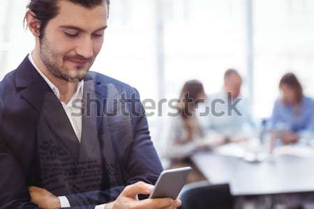 Női igazgató laptopot használ asztal tárgyaló iroda Stock fotó © wavebreak_media