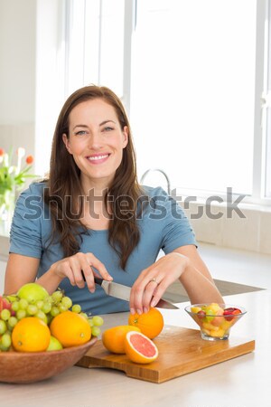 Vrouw counter keuken portret jonge vrouw Stockfoto © wavebreak_media