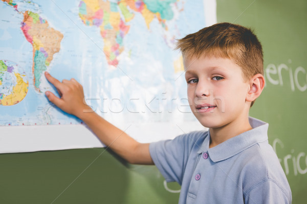 Portré iskolás fiú mutat térkép osztályterem iskola Stock fotó © wavebreak_media