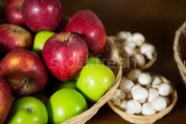 Wenig legen voll Äpfel Stock foto © wavebreak_media