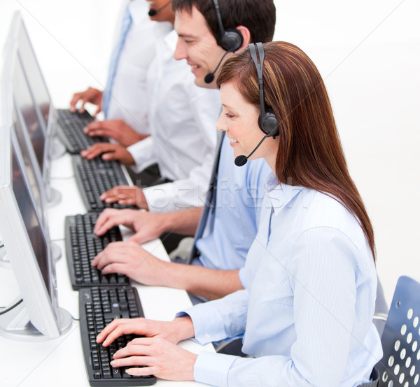 Konzentrierter Kundendienst Arbeit weiß Computer Telefon Stock foto © wavebreak_media