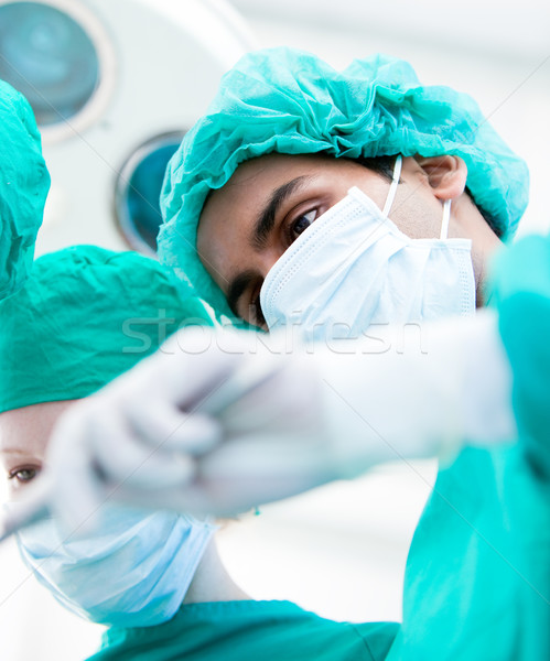 Komoly sebészek operáció orvosi nő férfi Stock fotó © wavebreak_media