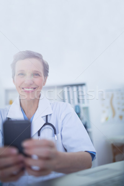 Foto stock: Feliz · médico · olhando · câmera · médico