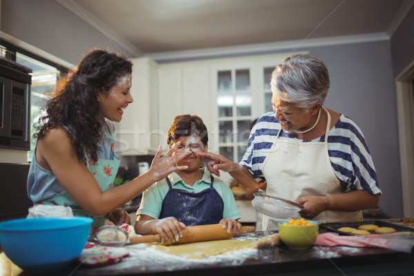 Stok fotoğraf: Aile · tatlı · mutfak · ev · çocuk · eğlence