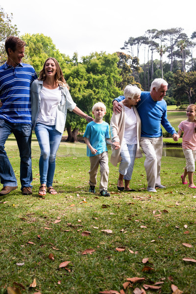 Famille marche parc ensemble fille [[stock_photo]] © wavebreak_media