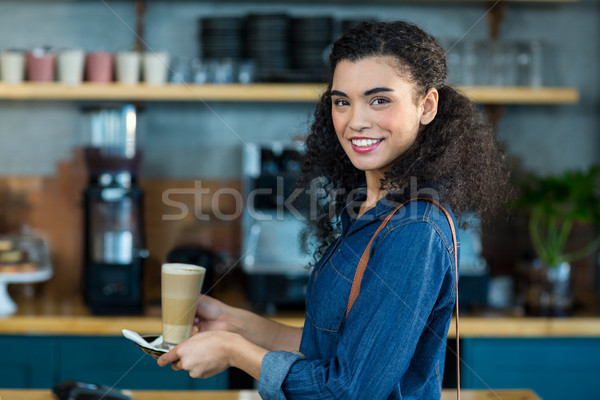 Femme souriante tasse café portrait heureux [[stock_photo]] © wavebreak_media