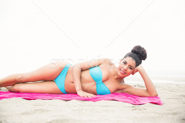 Stockfoto: Slank · vrouw · zonnebaden · handdoek · strand · bikini