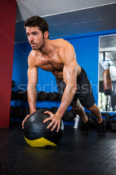 Déterminé athlète gymnase jeunes torse nu [[stock_photo]] © wavebreak_media