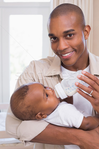 Glücklich Vater Ernährung Baby Junge Flasche Stock foto © wavebreak_media