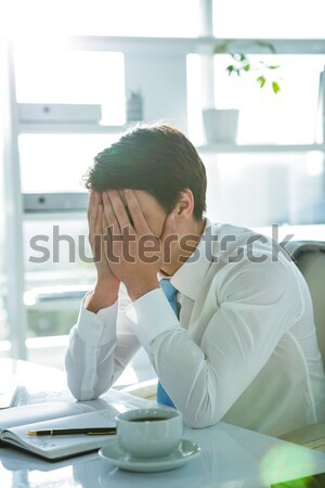 Depresji kobieta interesu ręce głowie biuro komputera Zdjęcia stock © wavebreak_media