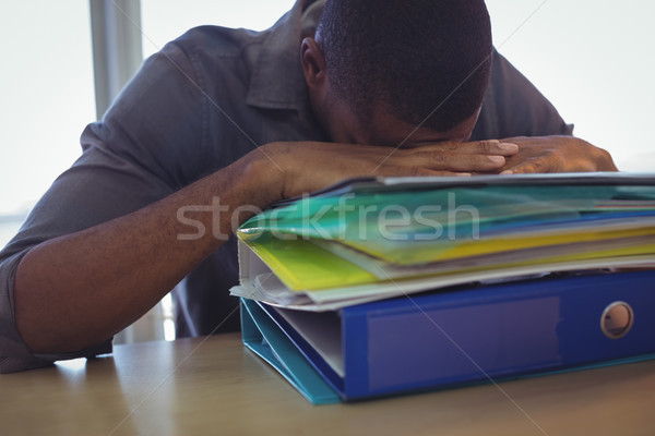 Biznesmen snem plików biuro papieru Zdjęcia stock © wavebreak_media