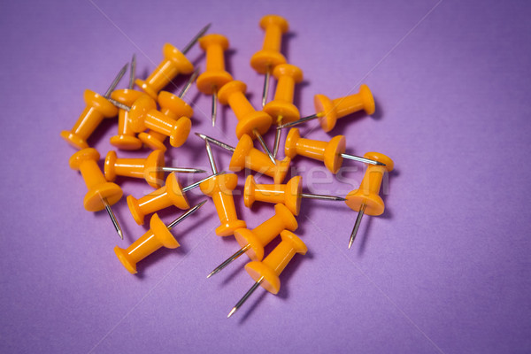 黄色 紙 紫色 金属 表 プラスチック ストックフォト © wavebreak_media