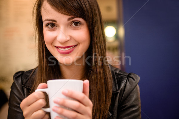 Retrato mujer hermosa café Cafetería feliz belleza Foto stock © wavebreak_media