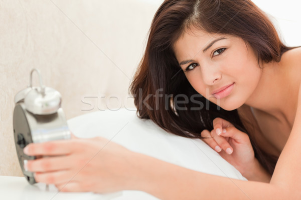 женщину кровать проверить время глядя Сток-фото © wavebreak_media