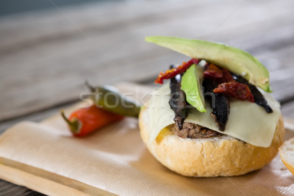 Foto d'archivio: Ingredienti · carta · legno · carne · basket