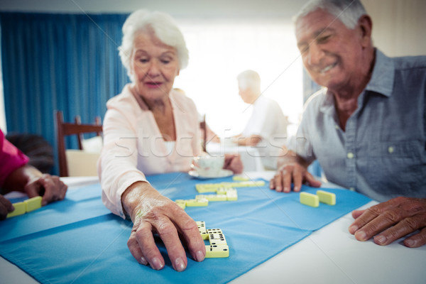 Groep spelen pensioen huis man Stockfoto © wavebreak_media