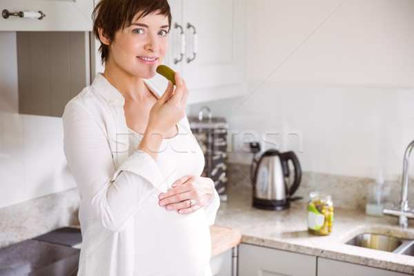 Foto d'archivio: Donna · incinta · mangiare · home · cucina · felice · incinta