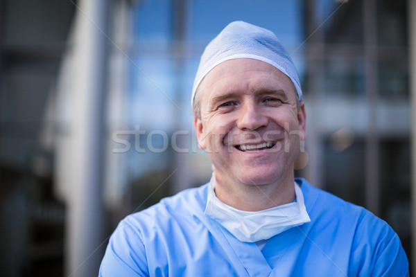 Retrato masculina cirujano sonriendo cámara hospital Foto stock © wavebreak_media