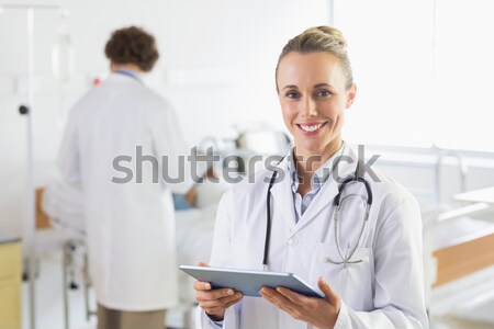 Lekarza cyfrowe tabletka konsultacji pacjenta szpitala Zdjęcia stock © wavebreak_media
