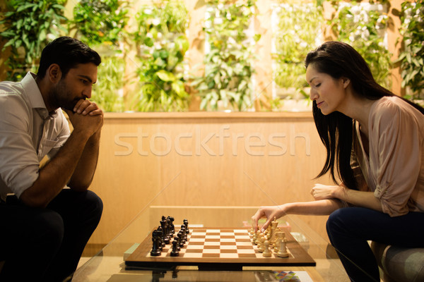 Business collega's spelen schaken kantoor papier Stockfoto © wavebreak_media