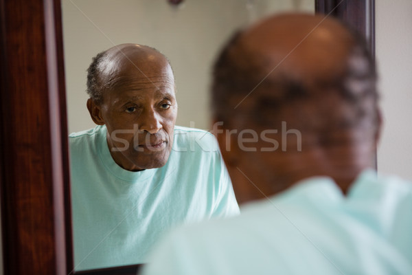 Tükör tükröződés idős férfi fürdőszoba ablak Stock fotó © wavebreak_media